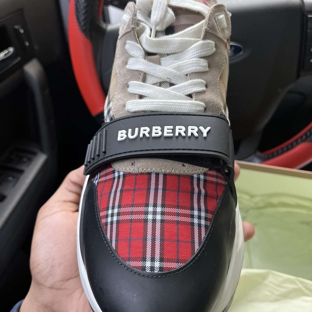 Burberry Shoes - Picture 3 of 6